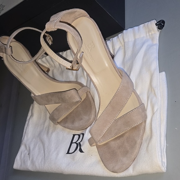 Sandals - Picture 2 of 4